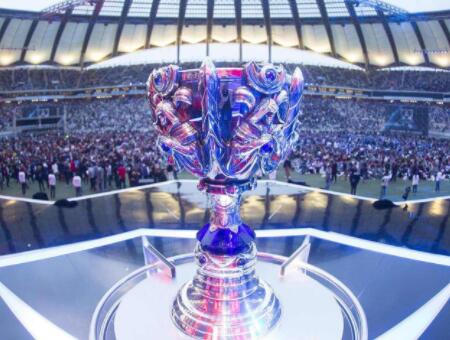 Theshy油管第一期访谈节目邀请韩国女团Kep1er成员